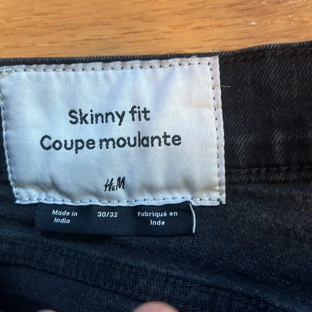 Men’s H&M Distressed Black Denim Jeans
 Size 30/32 - Picture 4 of 6